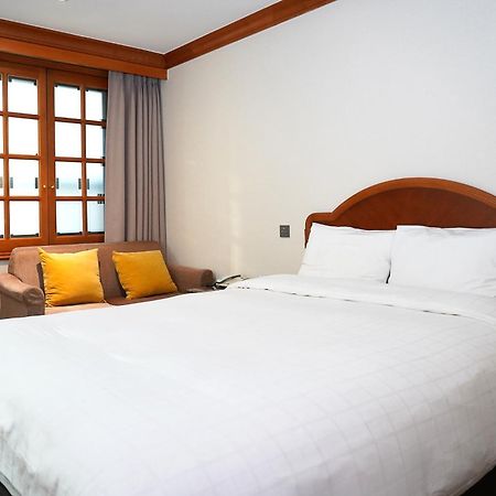 Karak Tourist Hotel Seul Esterno foto