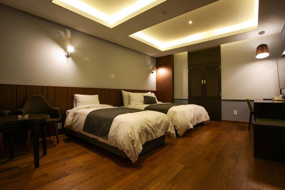 Karak Tourist Hotel Seul Esterno foto