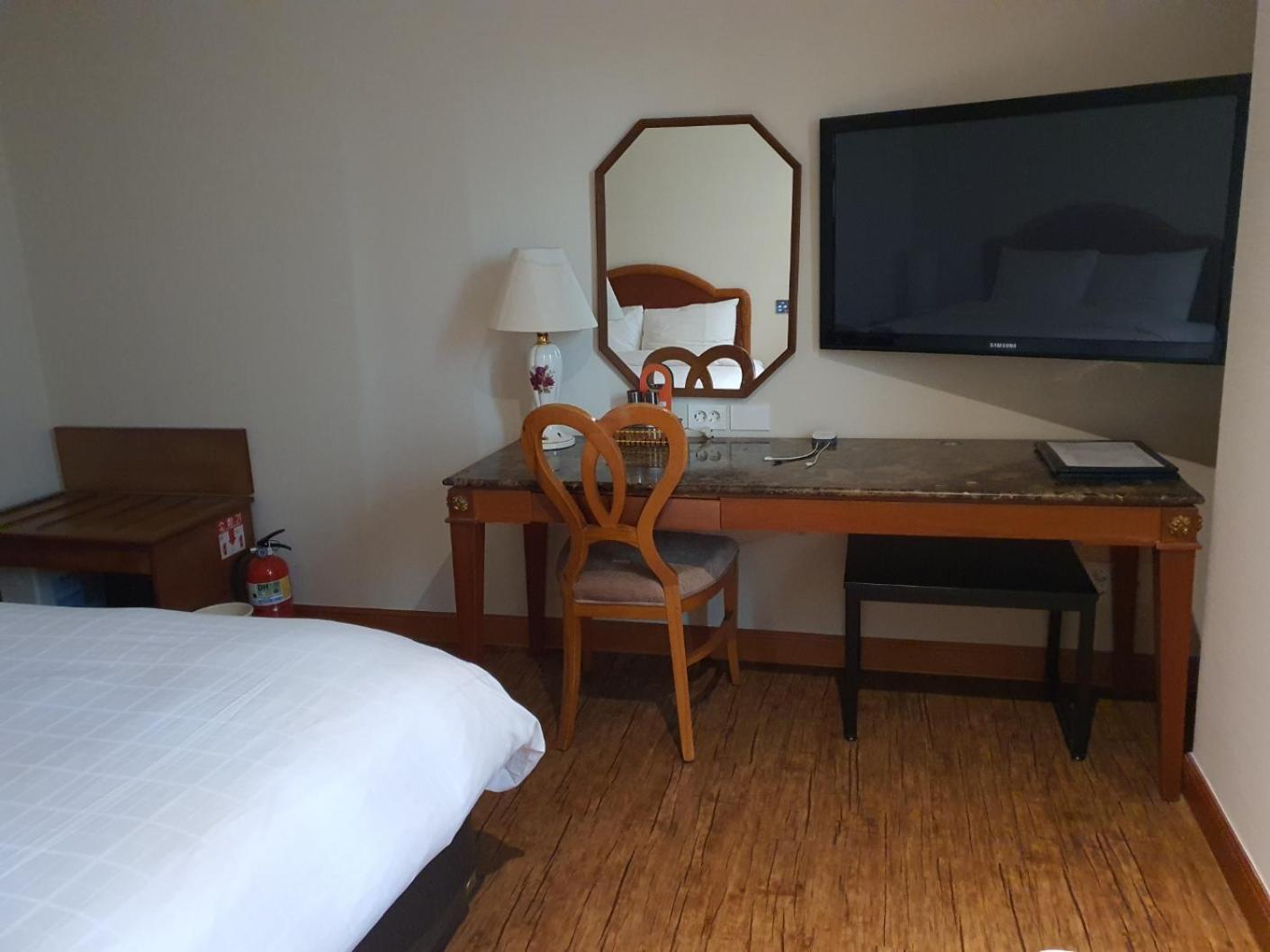 Karak Tourist Hotel Seul Esterno foto