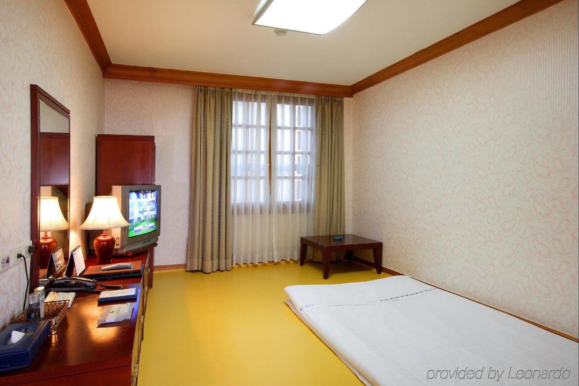 Karak Tourist Hotel Seul Esterno foto